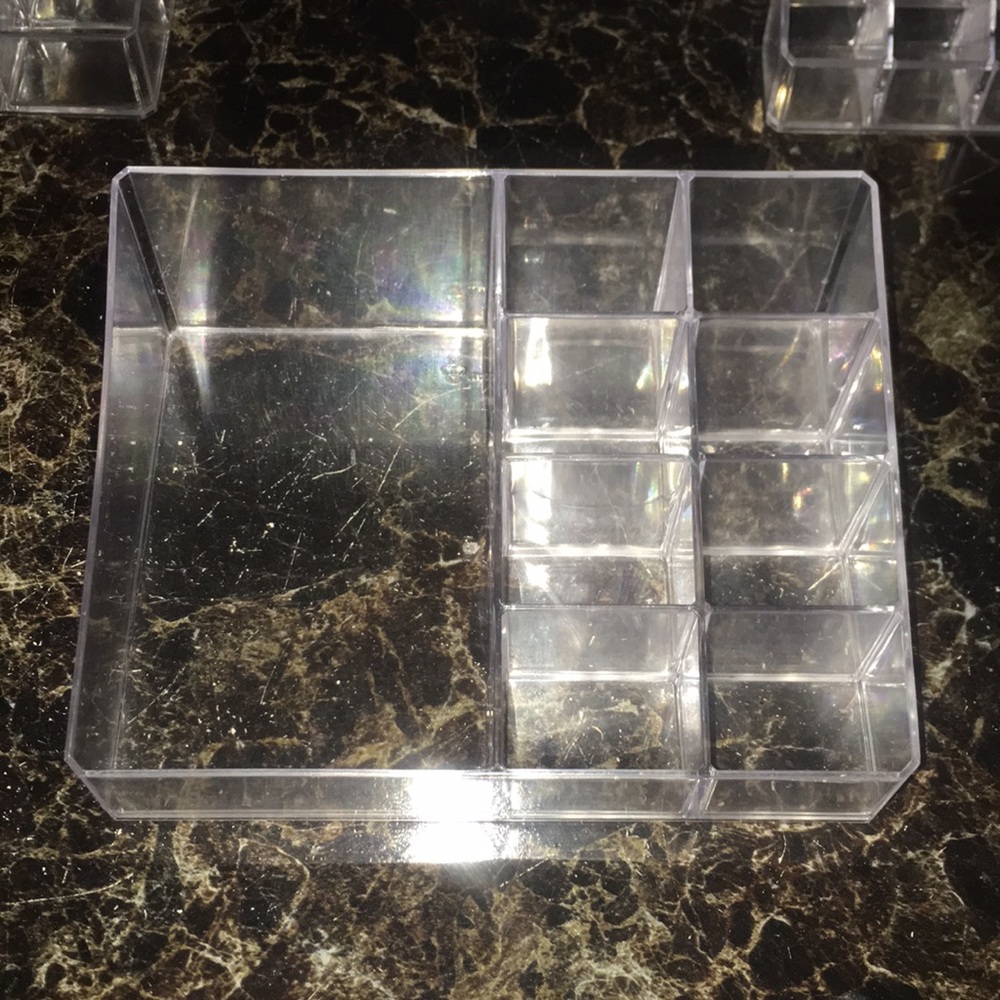 Makeup organizer in perfect condition NEW